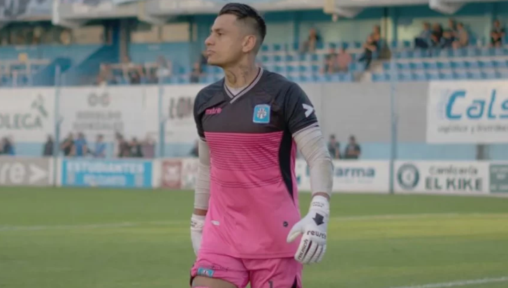 Brian Olivera, flamante arquero de #RacingCba en TERCER TIEMPO:

"Yo soy hincha de #Instituto y toda mi familia es enferma de la 'Gloria', pero eso no quita que voy a defender con la vida a Racing. Mi familia me dijo que me iba a acompañar"