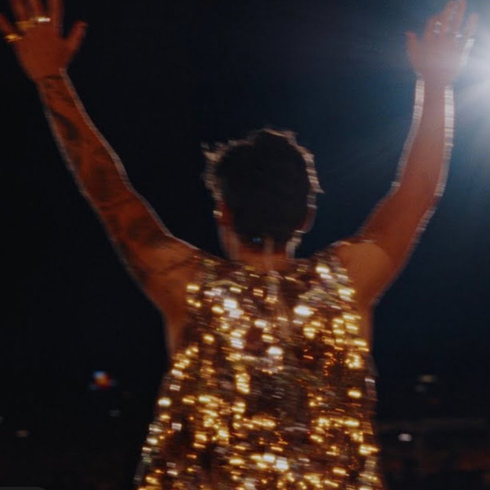 PInsider_'s tweet image. 🚨 | Harry styles is officially back in the music industry with “Forever, forever” on YouTube.
A new album is set to release early next year along a tour