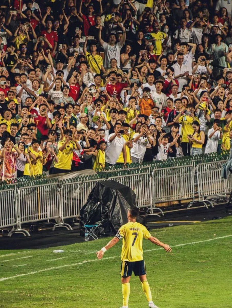 صوره فخامه
بفخامه #العالمي وجمهوره الوفي 

مبرووووووك ياعالميين 💛💙
#النصر_الاخدود