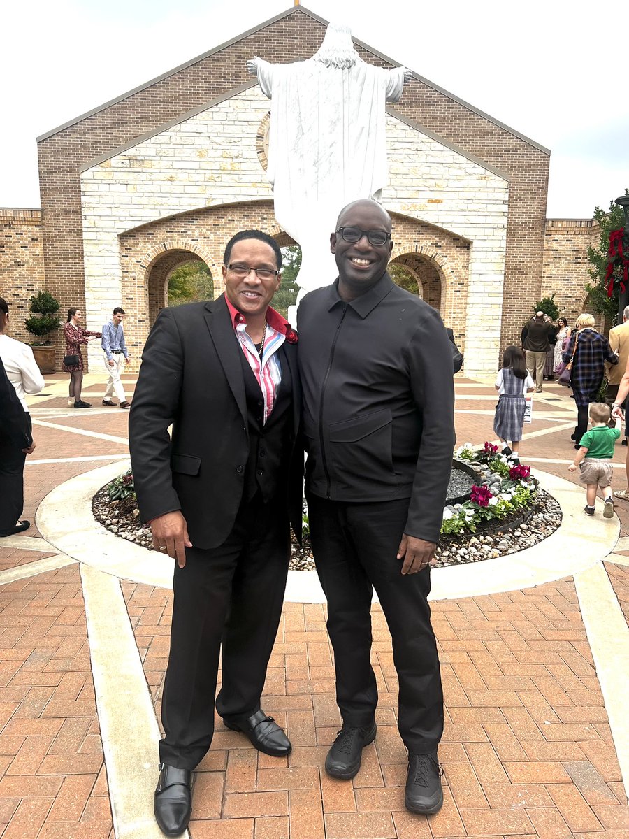 Carlducena's tweet image. Merry Christmas 🎄🙏🏽

Christmas Mass. Gratitude. Alignment.

Thankful for faith, longtime friendships, and wise guidance. Much love to @StacySpikes and his family for the invite and continued mentorship.

Support cinema. Support the industry
@MoviePass

OWN THE ROOM BABY, OWN IT