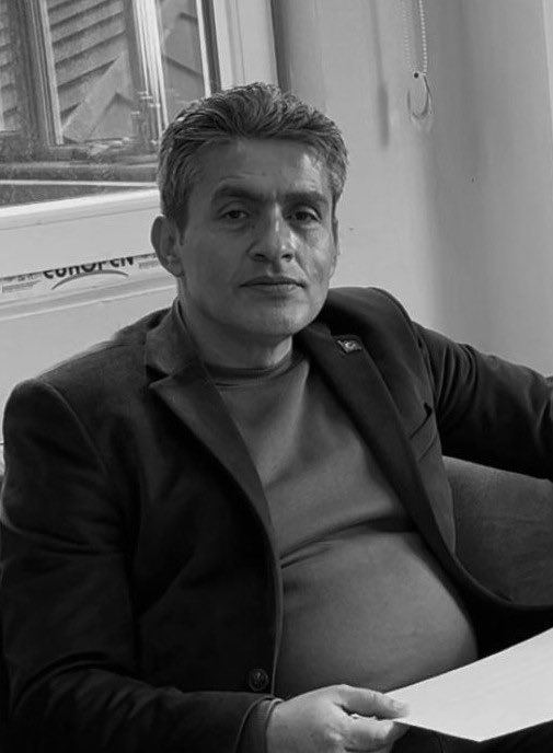 _kendimce's tweet photo. Nöbet arkadaşım, meslektaşım, değerli öğretmenim. 
Daha dün soyadınızı öğrenemedim demiştim, isimlerin ne önemi var Fatma hocam demiştiniz. 
Çok güzel hatırliycaz sizi, her zaman gülümsemeniz ve hayvanseverliğiniz ile… https://t.co/cXt6uLZZFH