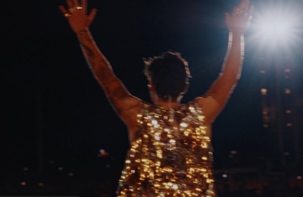 concertleaks's tweet photo. Over 125,000 fans are waiting for the premiere of Harry Styles’ “Forever, Forever” video on Youtube without any official announcement! https://t.co/hvV7Pgb5Wu