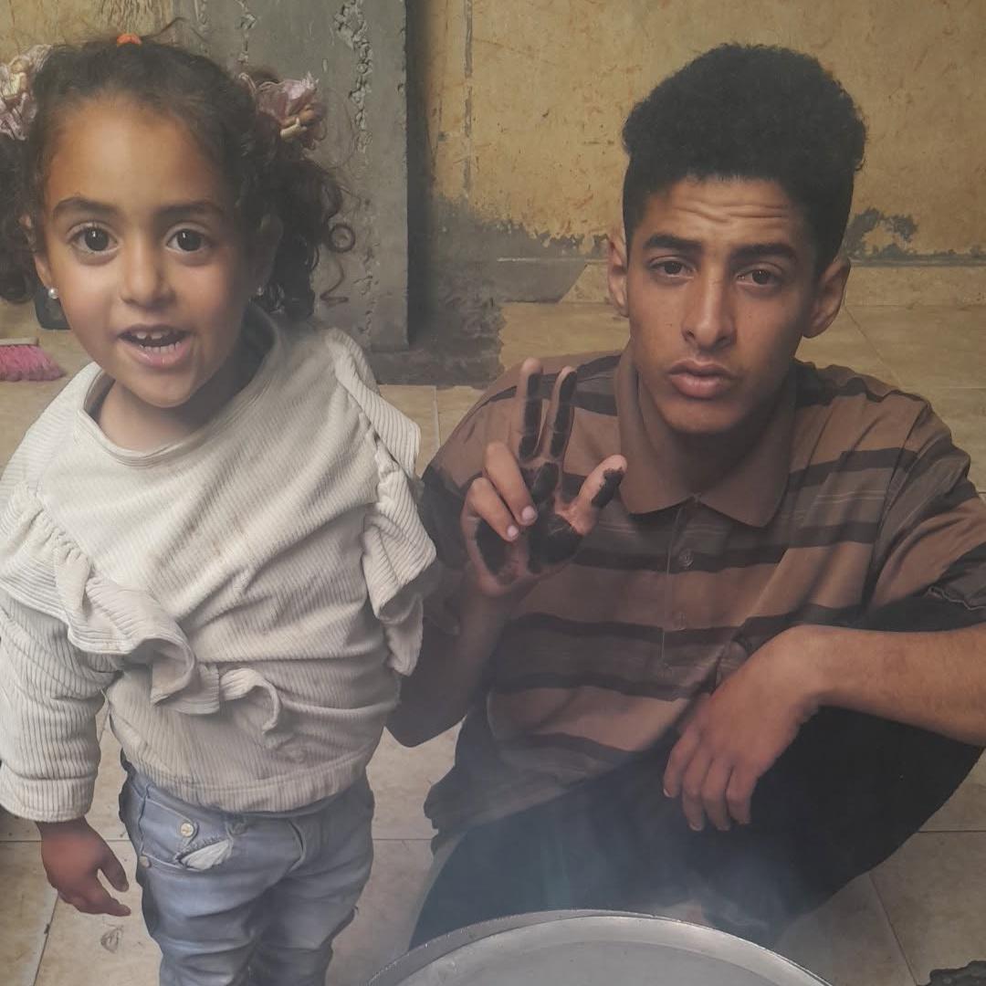 myjjunieverse's tweet image. Unfortunately, no one cares about us anymore. I say it frankly, we are hungry and we need food.

If you’re scrolling, PLEASE leave a dot . it's just a dot.
chuffed.org/project/155607…
@cezthesocialist @DanielRPK @hoodg3nius @DiscussingFilm @ciricearts @Visionary_Mike