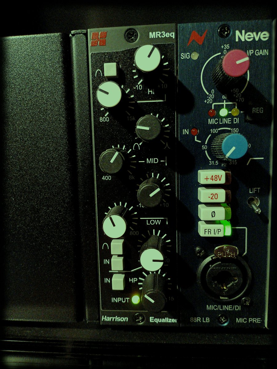 Final act of the reamp part 1 of my #OsseltioN's new EP.
Post eq with a legendary piece: #harrison MR3eq.
Elegant, smooth, it had to handle a distorted sound that calling WILD is an understatement.
The Abyss awaits...
#extremedeformedmetal #deathmetal #production #theextremeway