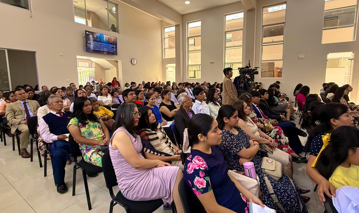 AdventistasAPCE's tweet photo. ✨Damos inicio al Programa Especial del Último Sábado del Año, 📍desde la IASD Los Pinos ⛪️.
🔰Con la bienvenida del Pr. Eduardo Bailón, Secretario Ejecutivo #APCE 🇵🇪y momentos de alabanza a cargo de Nuevas Generaciones 🎶🕊️

#RID #LaPromesaEspírituSanto #Sabbath https://t.co/cB3DPqdjAP