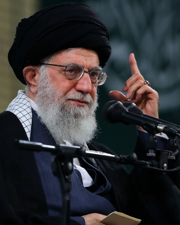 پیام رهبر انقلاب به نشست سالانه اتحادیه انجمن‌های اسلامی دانشجویان در اروپا، یادآور رسالت دانشجوی مسلمان در غرب است؛ حفظ هویت، امیدآفرینی و روشنگری در دل چالش‌ها. دانشجو می‌تواند صدای حقیقت باشد، اگر مسئولیت خود را بشناسد.