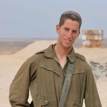 shlomopolak580's tweet photo. הלוחם הגיבור מתתיהו יעקב פרל נפל בעזה לפני שנה בדיוק.
שתפו לזכרו של מתתיהו יעקב פרל גיבור ישראל!! https://t.co/mql441UUwv