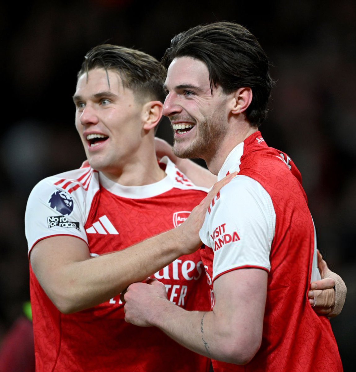 afcstuff's tweet image. Arsenal’s last six goals in all competitions:

Sam Johnstone [OG] ⚽️
Yerson Mosquera [OG] ⚽️
Viktor Gyökeres [p] ⚽️
Maxence Lacroix [OG] ⚽️
Martin Ødegaard ⚽️
Georginio Rutter [OG] ⚽️

🤣🤷‍♂️