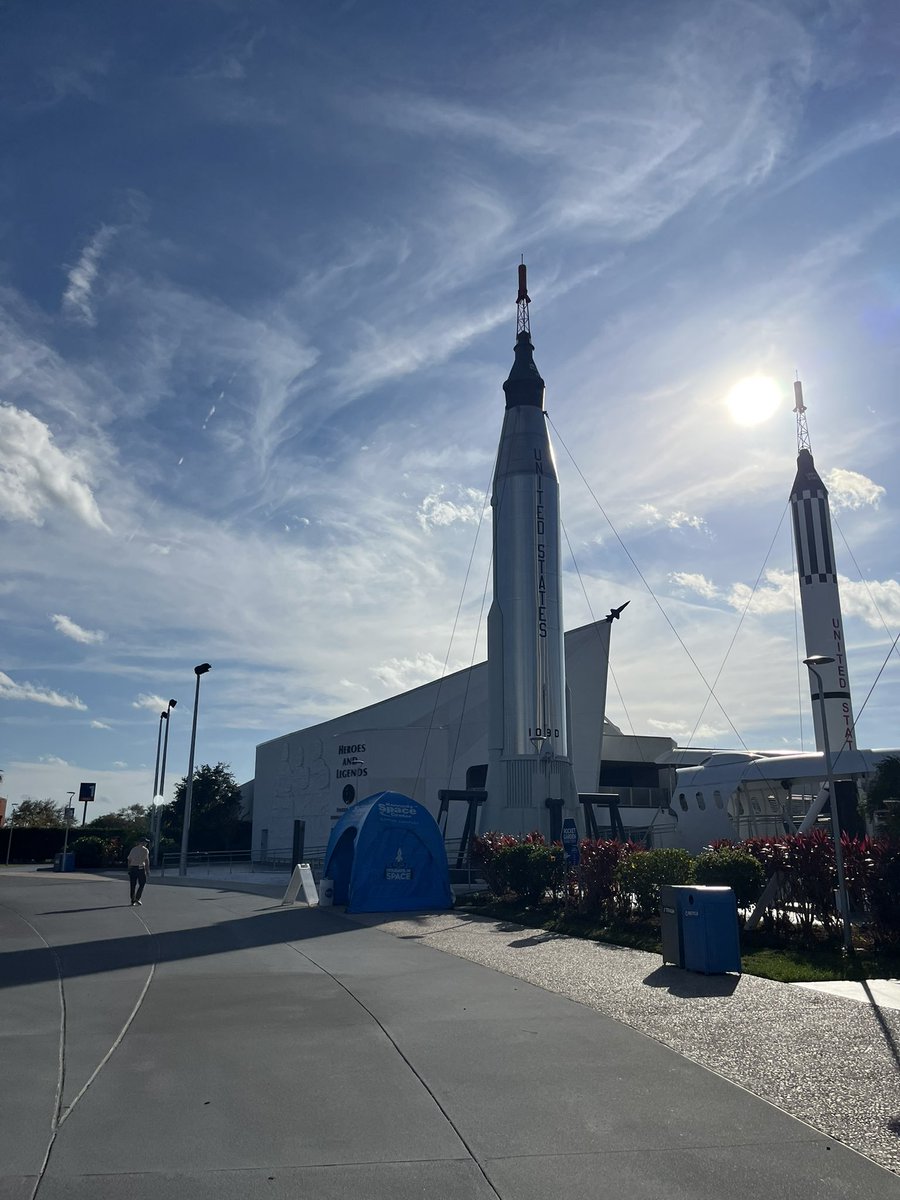 0hhboyy's tweet photo. 2025 Vacation Completed✅
From rockets to castles to cruises and beaches. I am thankful for the close people around me. 

🚀🏰🚢🏖️ https://t.co/UzenHivrYn