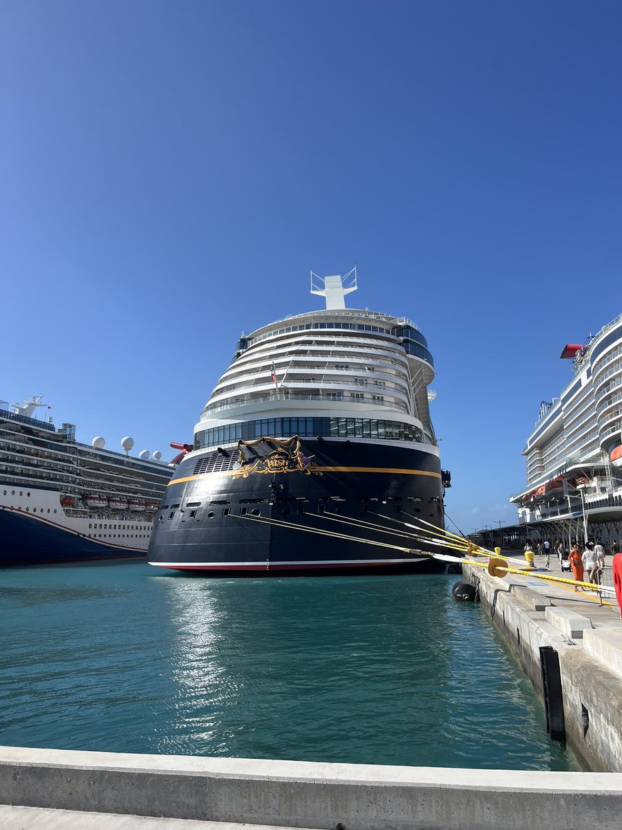 0hhboyy's tweet photo. 2025 Vacation Completed✅
From rockets to castles to cruises and beaches. I am thankful for the close people around me. 

🚀🏰🚢🏖️ https://t.co/UzenHivrYn