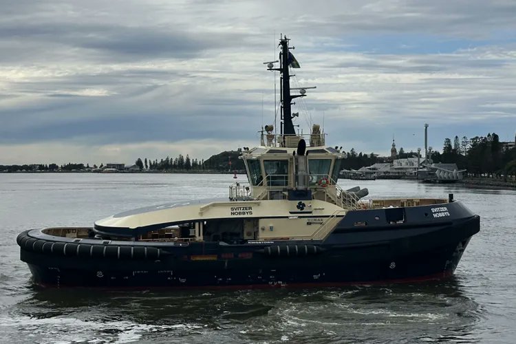 DenizcilikDergi's tweet photo. Svitzer Nobbys, ikizine kavuştu
UZMAR tarafından inşa edilen TRAnsverse 3200 serisi Svitzer Nobbys, ikiz kardeşi Svitzer Barrington ile birlikte operasyonlara başladı.
https://t.co/0tSK7rfJTP
#Avustralya #limanoperasyonları #PortofNewcastle
#RobertAllan #römorkör https://t.co/s33XiXuulj