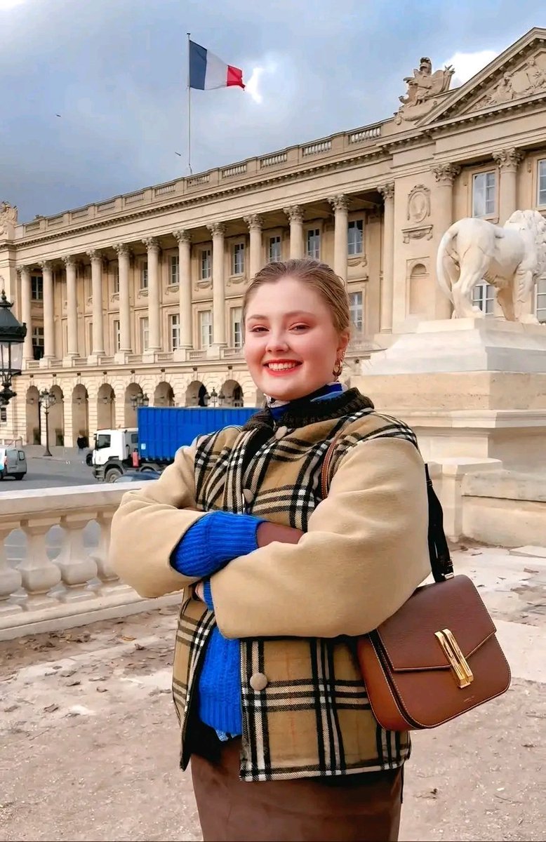 DatingGirl's tweet photo. I'm From Paris, France 🇨🇵

#paris #parisvibes https://t.co/tXfv0bn3lD