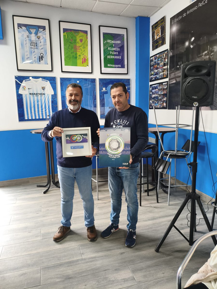 El Ayuntamiento de Archidona nos ha hecho entrega del brazalete conmemorativo del partido Málaga CF 🆚 FC Andorra, dedicado a nuestra querida ciudad. 

Un gesto que nos llena de orgullo y que llevará el nombre de Archidona y su Plaza Ochavada al corazón de nuestra sede