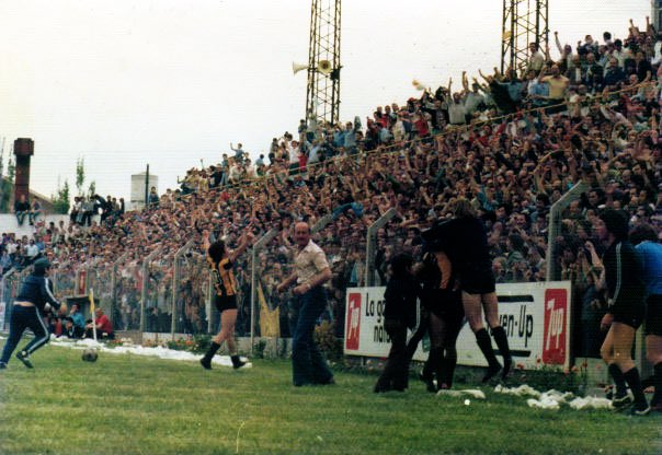 Ser hincha de OLIMPO, de moda desde 1910 en todo el sur argentino. 
#Felizdiaaurinegros