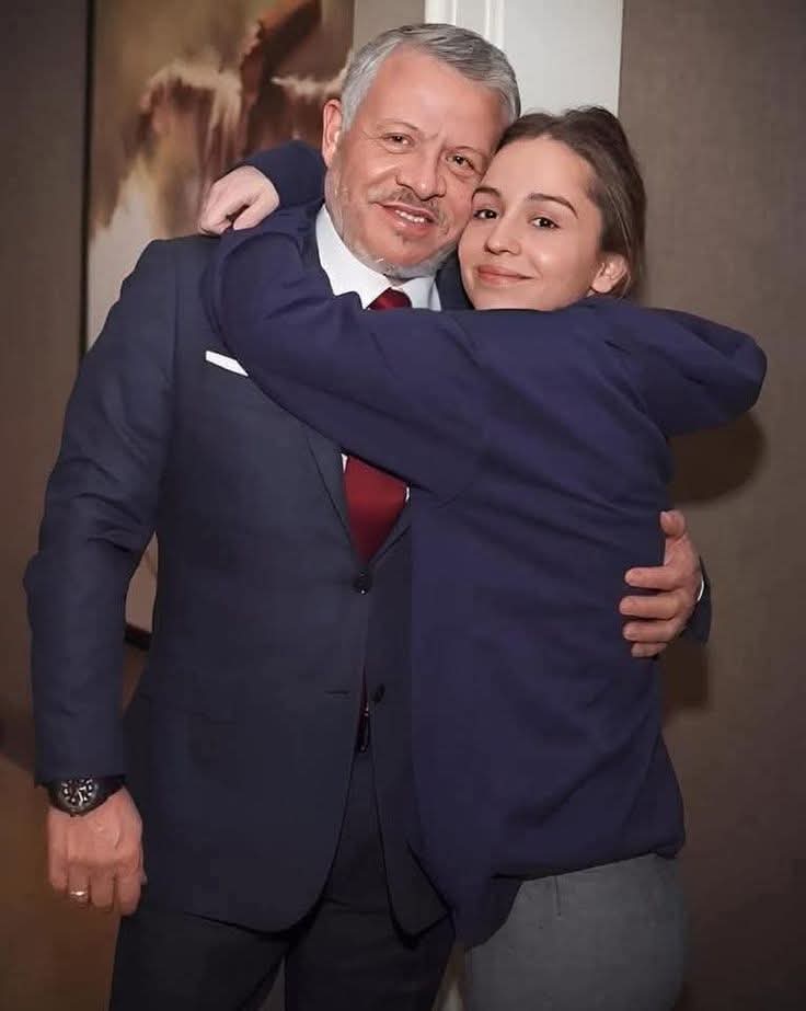 البنت سندها أبوها
أبو حسين نور العين سند الأردن و الأردنيون
حفظكم الله ورعاكم
#الاردن