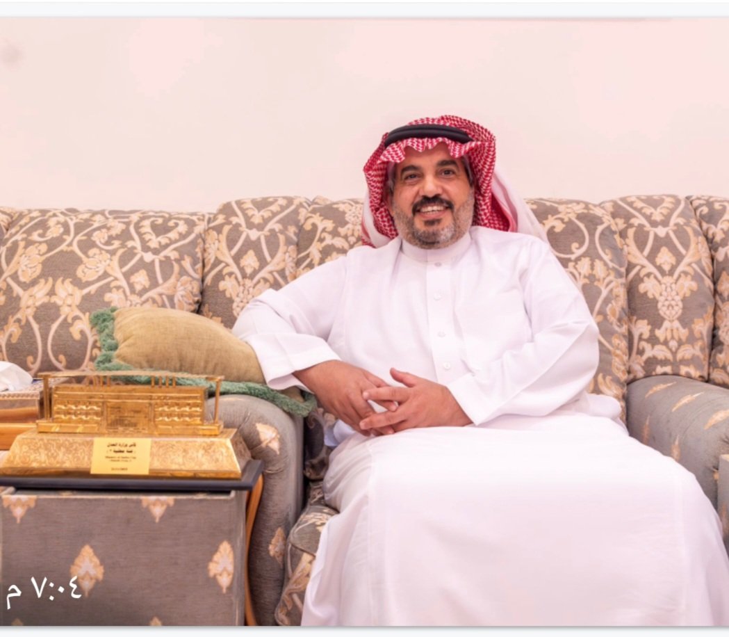 على خطى طعمة وشرعي
بدر السماوي 💦
يجرح💦
يداوي💦
يكوي💦

💦هذا الحصان تقول فيه غيرة وفيه سطاوة وفيه مر   ياهو حصان مايخذلك لارشحته دايم وهو على الهقوة
ال١٠٠٠ مبروك للوجيه عبدالأله الموسى الفوز بكاس الملك خالد ولأبنائه وجمهور السماوي
والمبدع الفريدي فهد
عرف متى يحرك الأزرق البطل