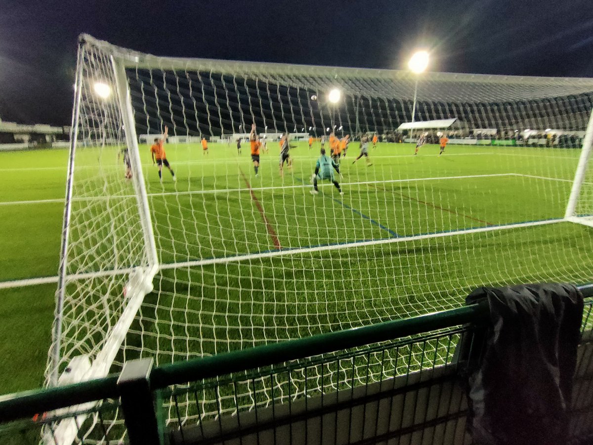 DDFM2_0's tweet image. Cracking local derby with the World's 7th oldest club Brigg Town taking on Scunthorpe team Appleby Frod. The Zebras ran out 3-1 winners against an injury plagued Frod team. Northern Counties East Div 1 at its best. Around 400 fans came out, which at this level(tier 8) is fab.