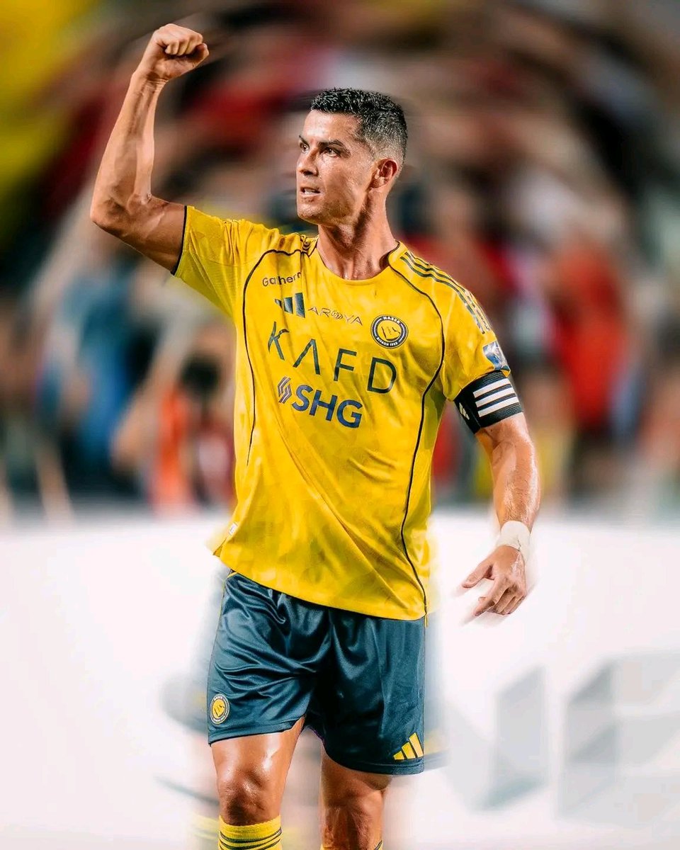 TeamCRonaldo's tweet image. 🇵🇹🧨 𝐂𝐑𝐈𝐒𝐓𝐈𝐀𝐍𝐎 𝐑𝐎𝐍𝐀𝐋𝐃𝐎 vs Al Akhdoud:

• 2 GOALS
• 3 SHOTS ON THE TARGET
• MOST TOTAL SHOTS
• 16 ACCURATE PASSES
• 28 TOUCHES

𝑴𝒂𝒌𝒊𝒏𝒈 𝒅𝒊𝒇𝒇𝒆𝒓𝒆𝒏𝒄𝒆 𝒂𝒕 𝟒𝟎 𝒚𝒆𝒂𝒓𝒔 𝒐𝒍𝒅! 😮‍💨✨