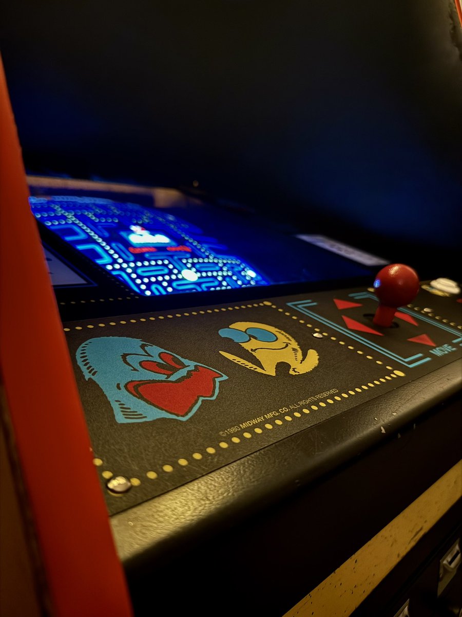 Random_Husky tweet media