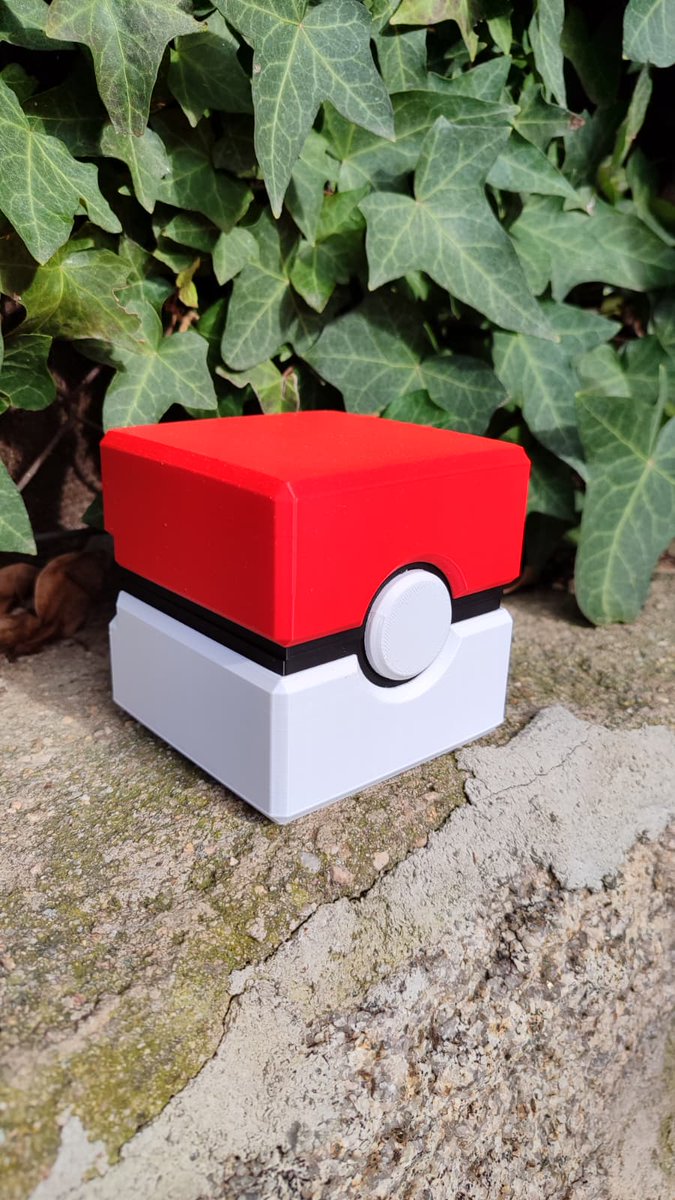 printaminis's tweet image. ⚠️🗣️ Las palabras de Oak resuenan en tu cabeza:

"Protege tus cartuchos como un maestro Pokémon con este estuche Pokéball para juegos de Game Boy / GBC / GBA"

🧲 Puedes usar imanes para el cierre… o quedarte en la 1ª gen 👀

Link a los modelos ¡Hazte con todos! ⬇️