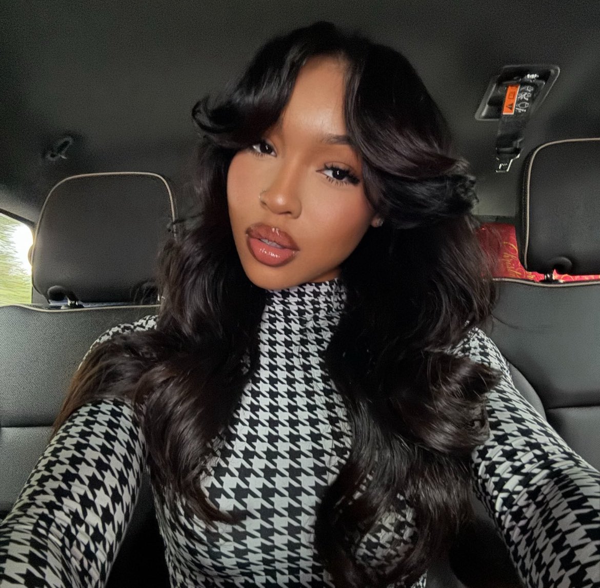 hexminaj's tweet image. I’d be mad too if I wasn’t the prettiest baby momma on the roster @iamcardib