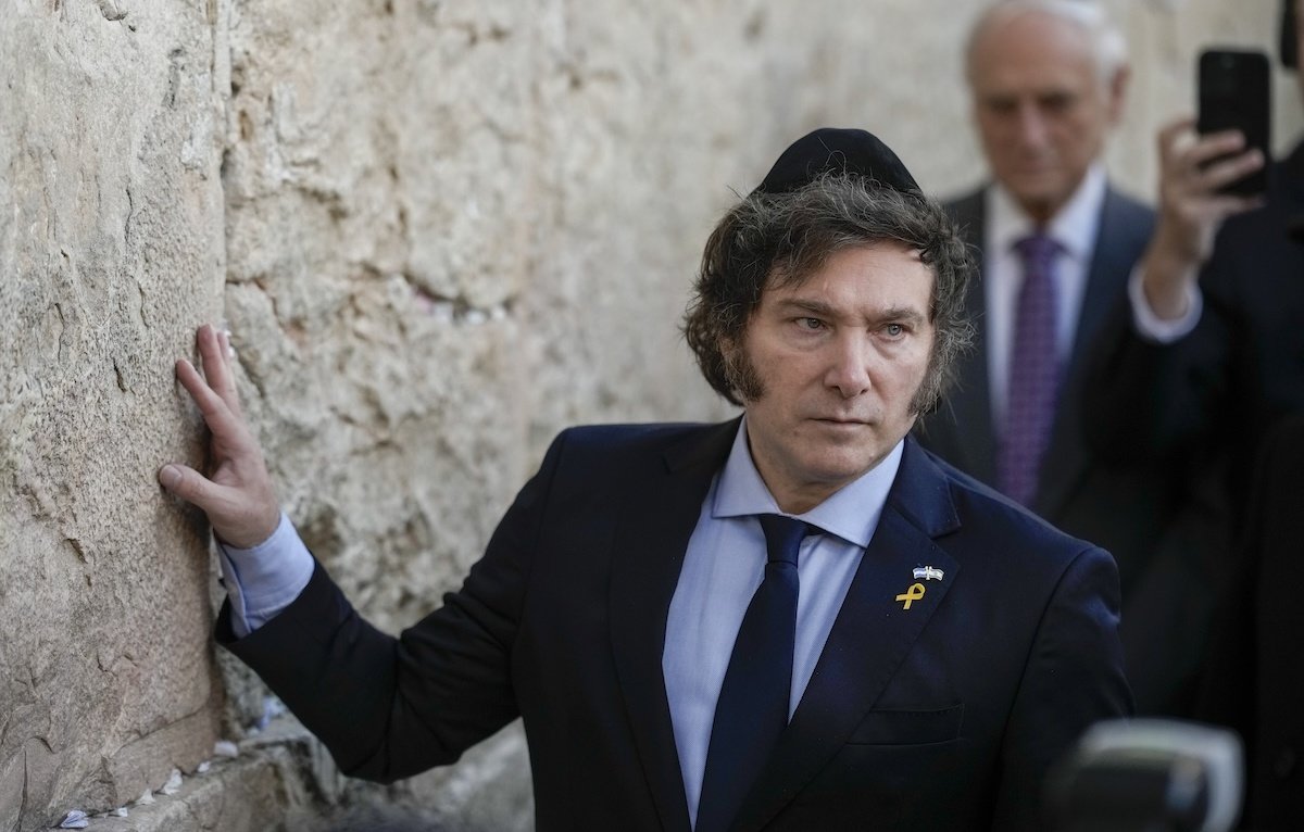 Robiiin_Hoodx's tweet image. Javier Milei:

“Israel is saving Western civilization. Today more than ever, it is our moral duty to defend the truth of these Judeo-Christian values. Am Yisrael Chai.”

Fully agree - Israel protects Judeo-Christian heritage.