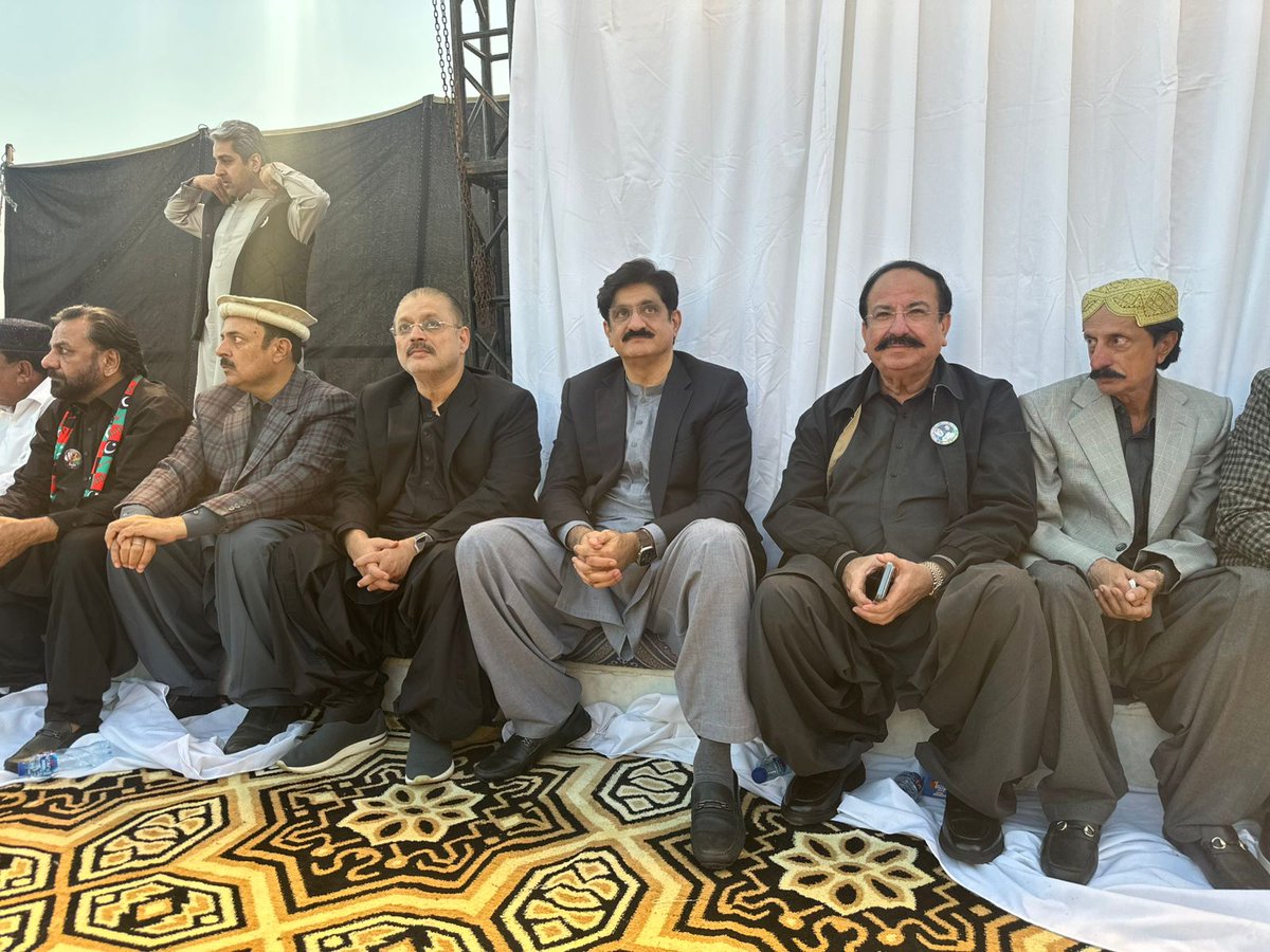 ImranBabbar55's tweet photo. لاڑکانہ گڑھی خدا بخش,
@sharjeelinam @rawalsharjeel
#SalaamBenazir https://t.co/7h3XSv1Xuj