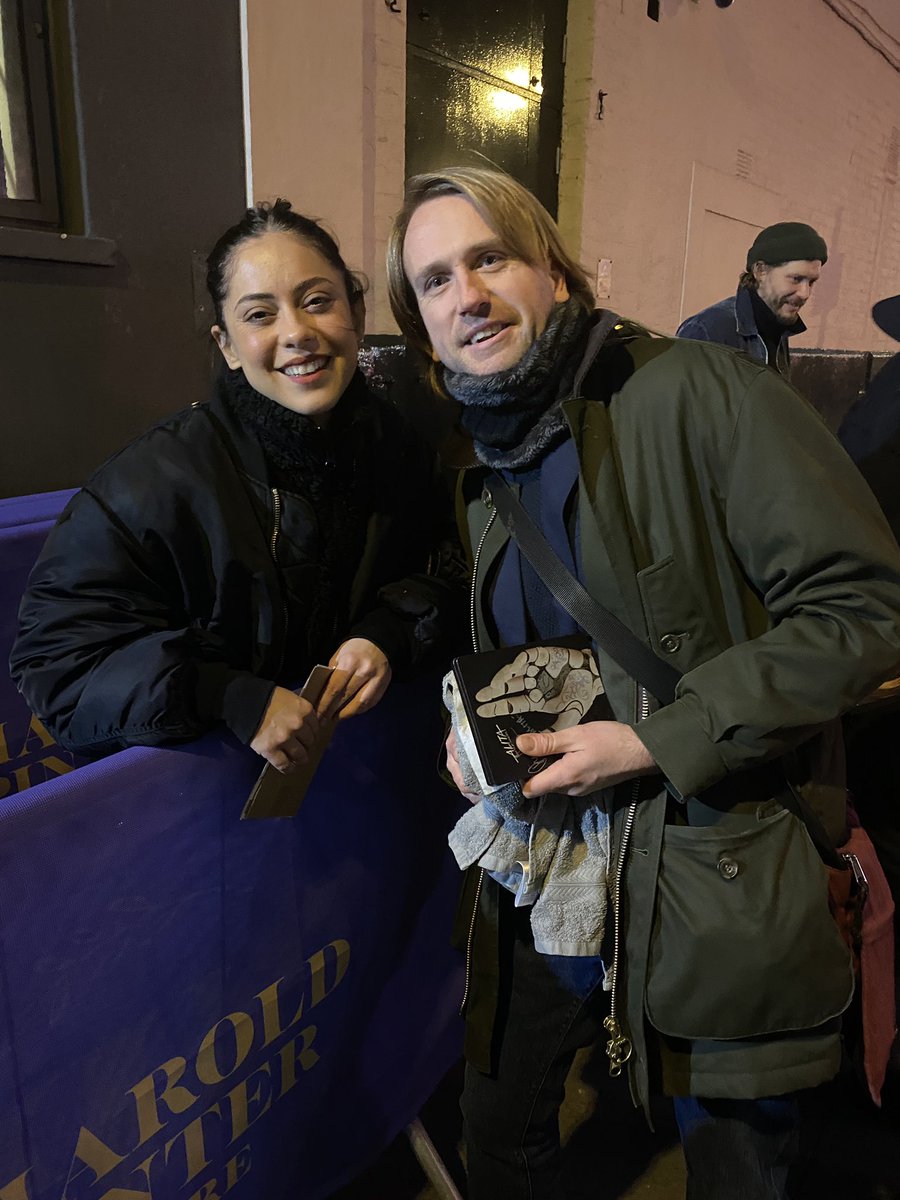 She spoke enthusiastically about Cameron buying a home in Austin (someone ahead of me asked her about the sequels), she remains confident the sequels will happen! 

(Sorry I’m always awkward af in photos or any form of social interaction really…)