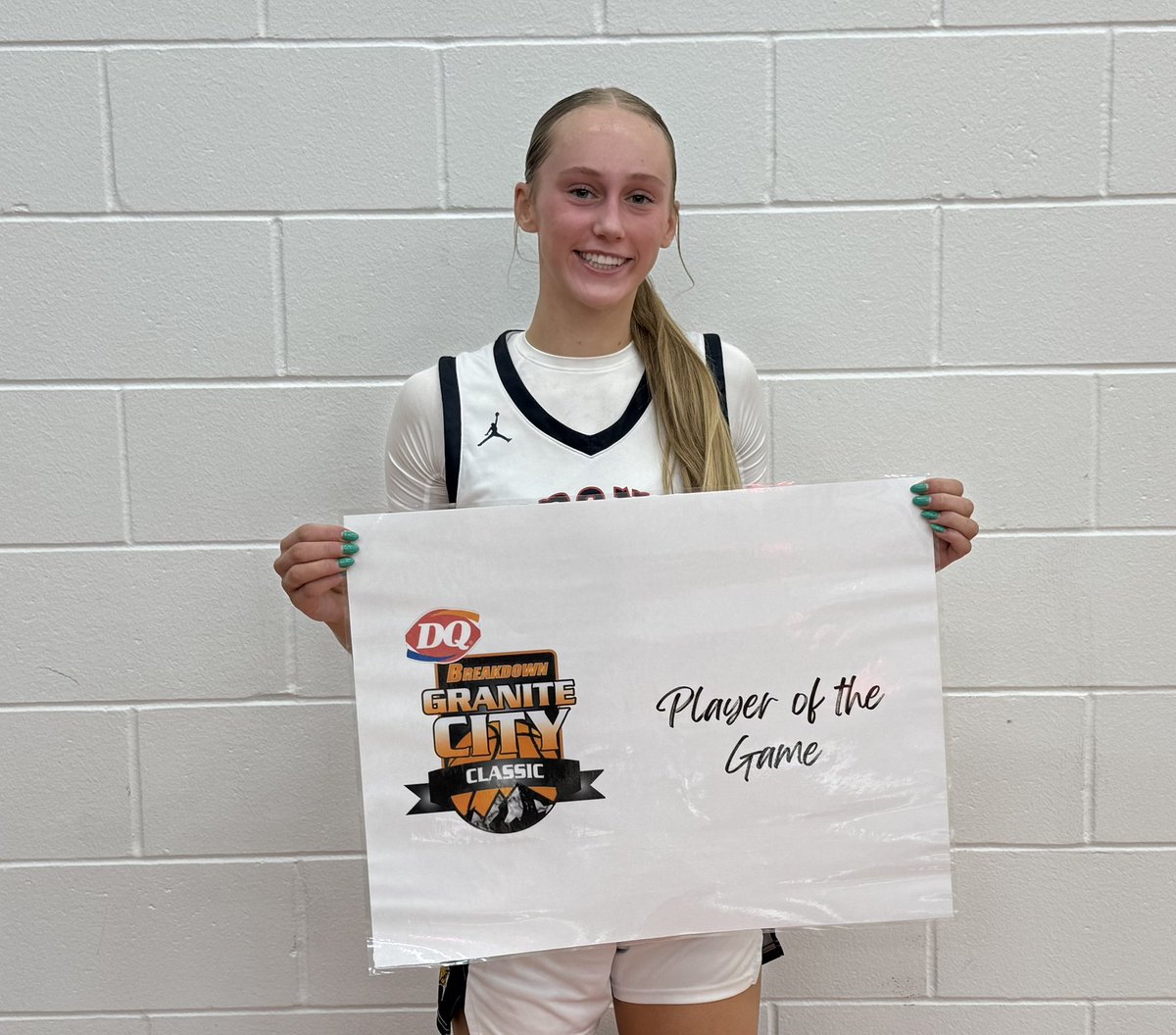 BreakdownUSA's tweet image. With a career-high 42-point performance senior @MyaMoore2026 of @OronoGirlsBB captures the Player of the Game award for the 2nd day in a row at the @BreakdownUSA Granite City Classic.