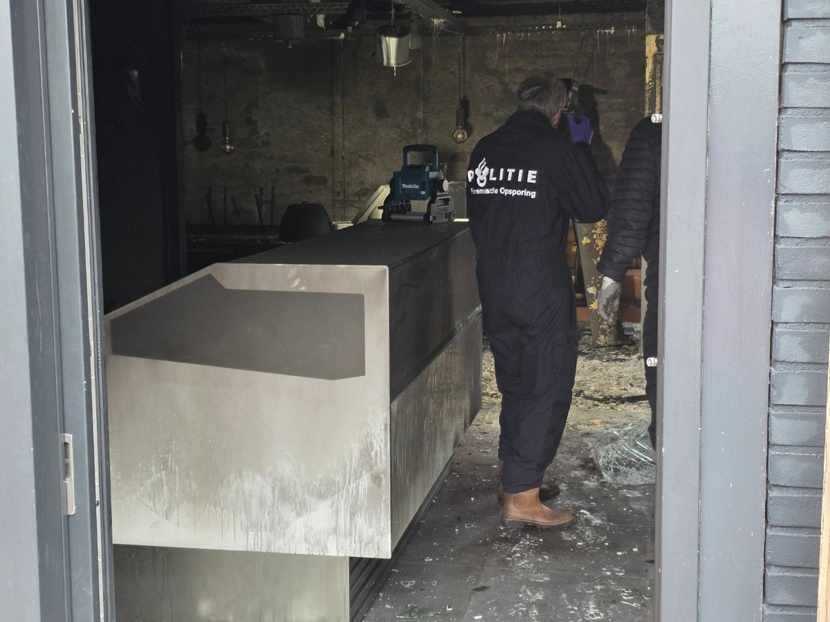 Brand in IJssalon Toscane in Gieten aangestoken