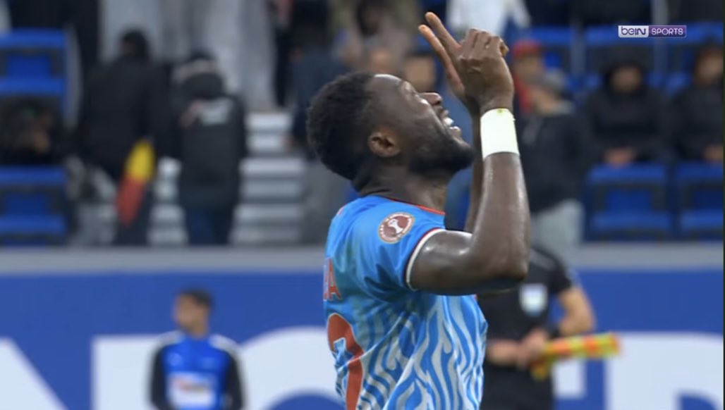 Frenkinhoo21's tweet image. Chancel Mbemba qui célèbre le nul comme une victoire… 
Le Sénégal est devenu une terreur à ce point ?