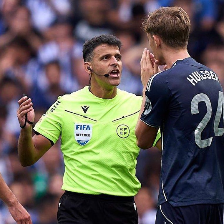 RMadrid_actu's tweet image. 🚨| Le Comité des arbitres a officiellement ADMIS 10 ERREURS que le VAR a commises lors des 51 matchs de la Liga révisés. ✅💥

✅ Parmi les grands clubs, l'Atlético &amp;amp; le Barça ont été LES PLUS FAVORISÉS par le VAR. 📈

✅ Le Real Madrid a été LE PLUS LÉSÉ. ❌

@marca