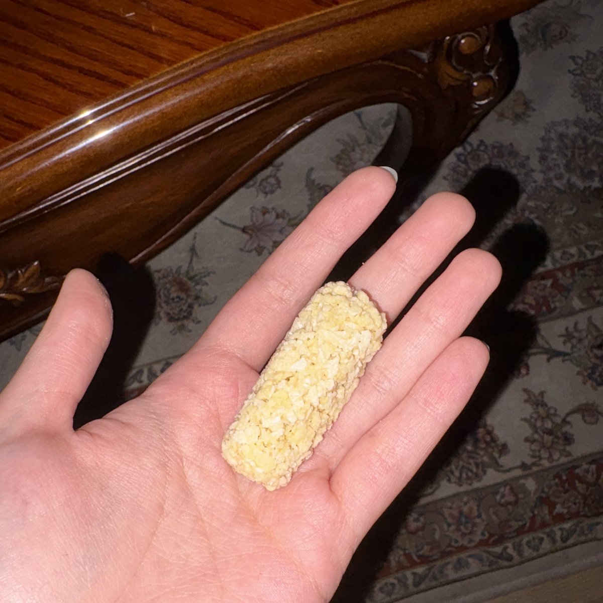 hanjscent's tweet image. this fucking piece of wheat is 40kcal??? i mean at least it has 8 gr protein but damn