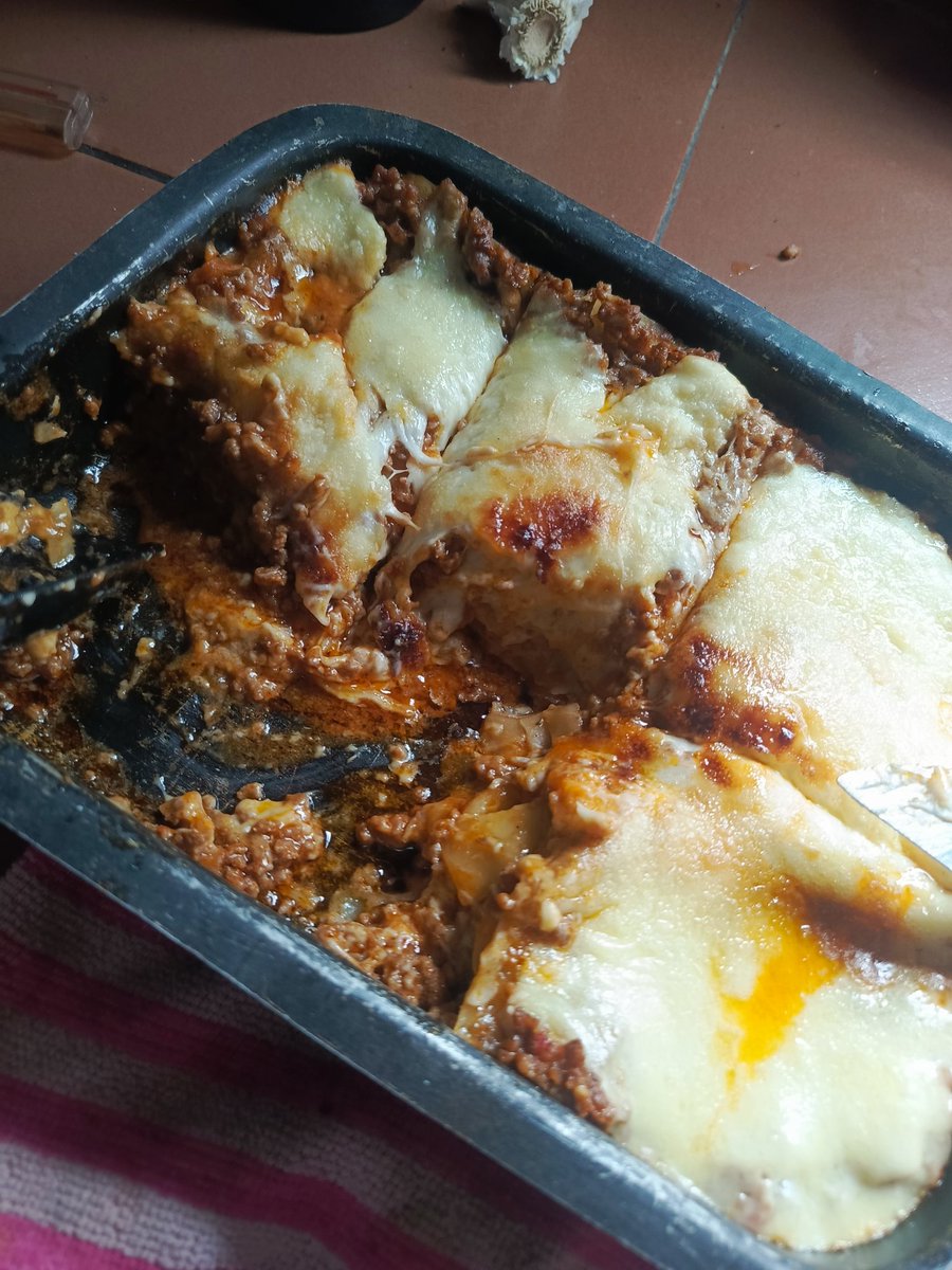 No solo soy linda jajaja , también cocino delicioso 🤤