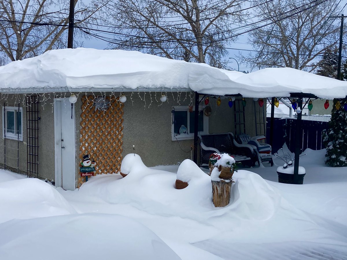 patty007ca's tweet photo. You know when we get a storm from the east it’s never that good. -22C  but with the wind chill is -35C. So much snow in the past 6 days and getting tired of shoveling it! 😝 https://t.co/zijyguwM4Y