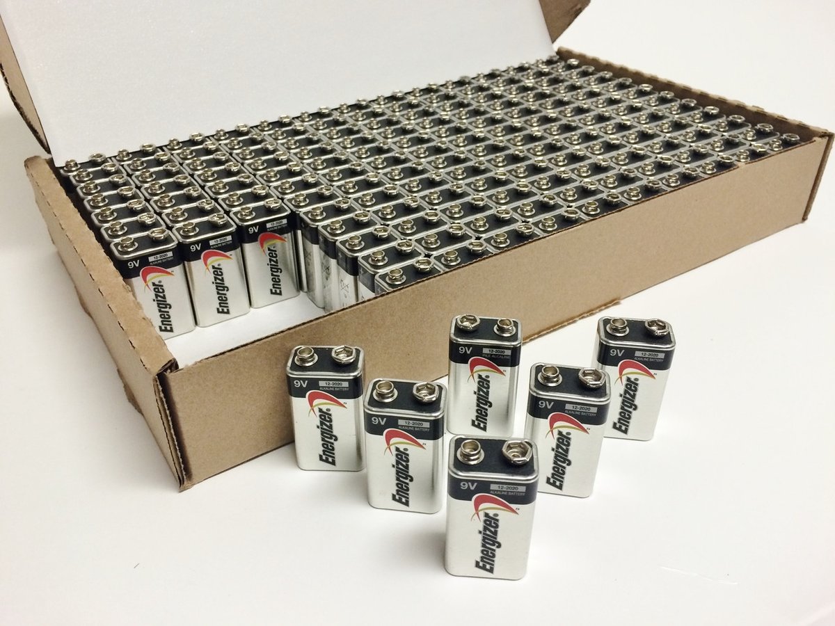 9mmsmg's tweet image. Distributing Kwanza gifts in the neighborhood and gifting them a peaceful nights sleep