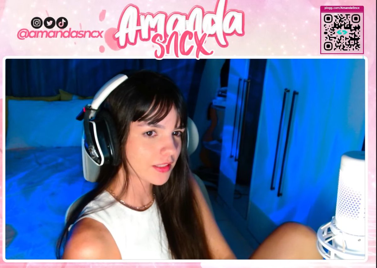 sadprii's tweet image. Feliz aniversário meu amor...Te desejo tudo de bom, que você continue sendo essa garota incrível. Obrigado por sempre tirar as melhores risadas de mim. Nesse dia gostaria de te lembrar o quão foda você é, nunca se esqueça disso. Sempre estarei aqui TE AMO 🩷 @amandasncx