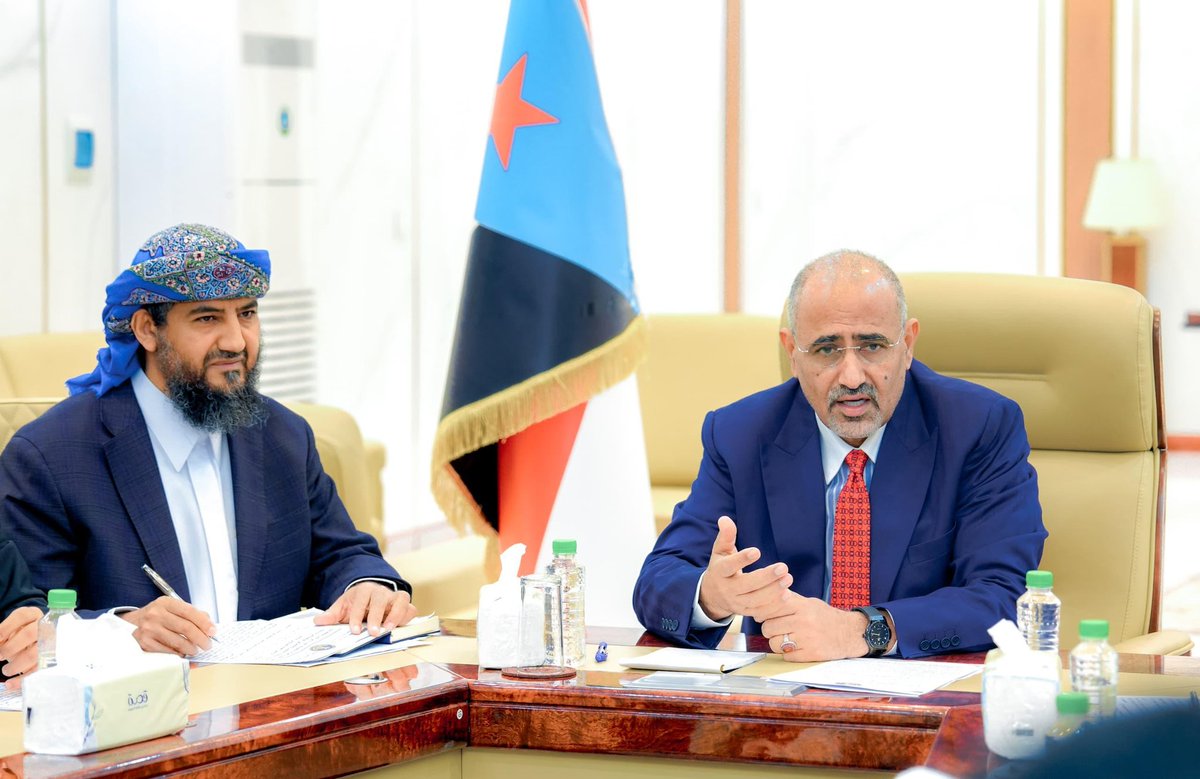 SPresidentmedia's tweet photo. القيادة التنفيذية العُليا تناقش الجهود المبذولة لتأمين الخدمات للمواطنين ومراقبة أسعار الصرف

https://t.co/Jd1DyKnKF3 https://t.co/EFh8w2OG4u