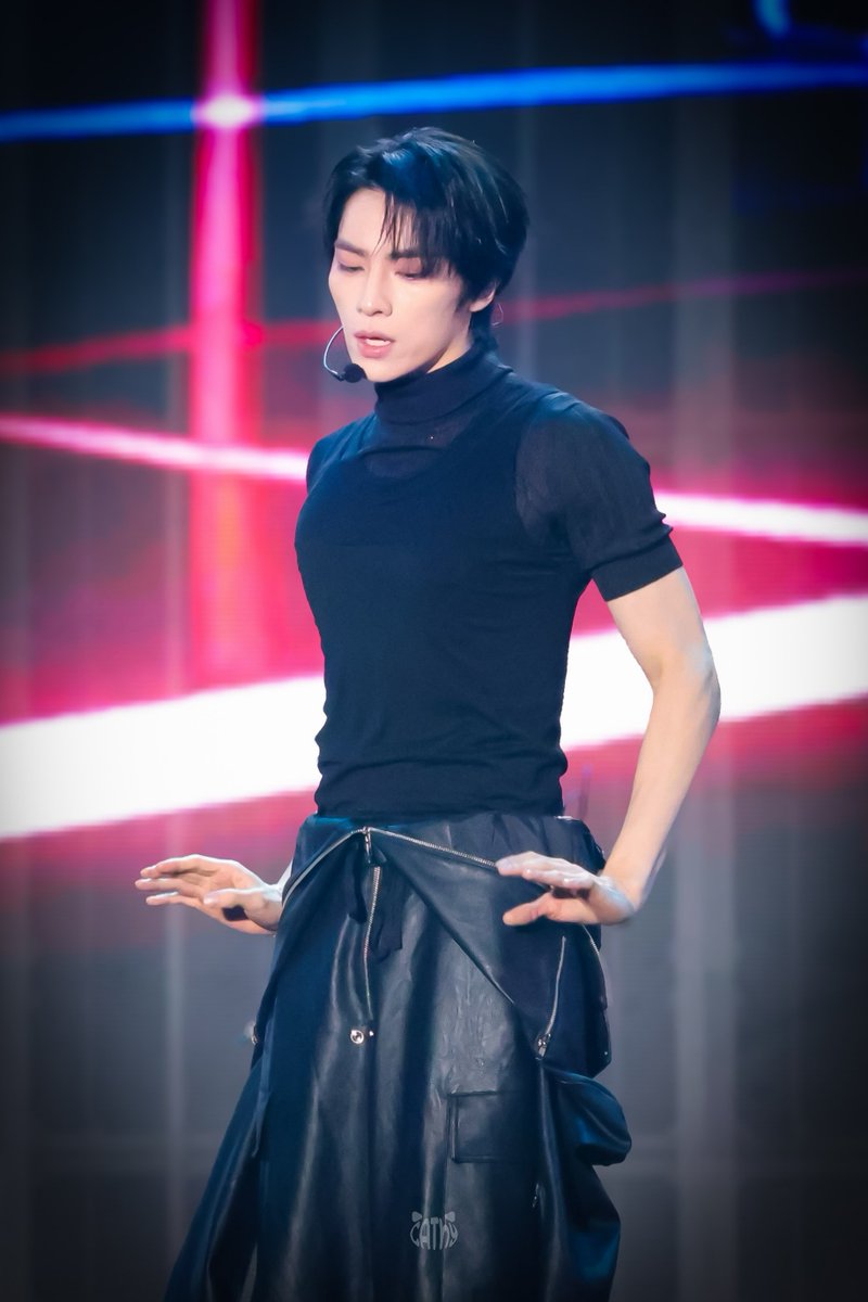 CathyCatty2's tweet image. [251227] The Voice Power

Such a great figure 😭😢

#XIAOJUN #肖俊
#WayVxTheVoicePower
#一起开麦吧 #TheVoicePower