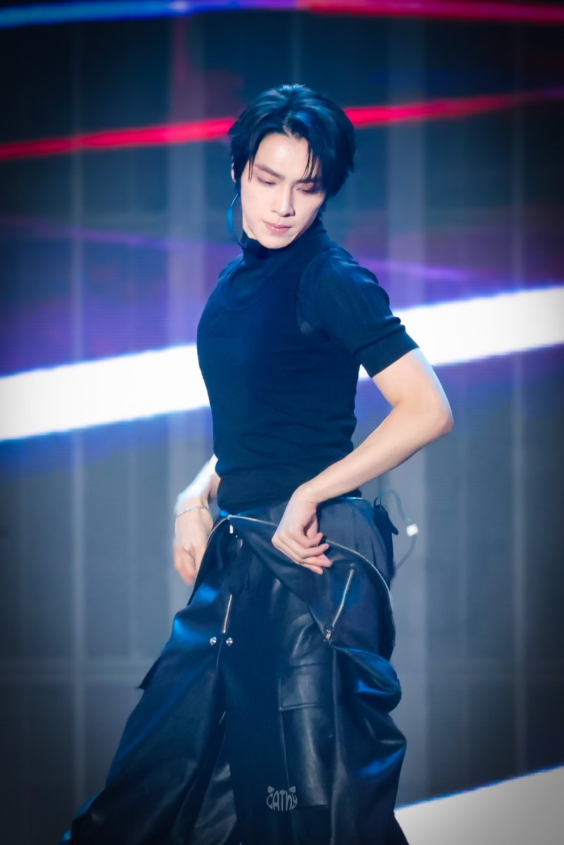 CathyCatty2's tweet image. [251227] The Voice Power

Such a great figure 😭😢

#XIAOJUN #肖俊
#WayVxTheVoicePower
#一起开麦吧 #TheVoicePower