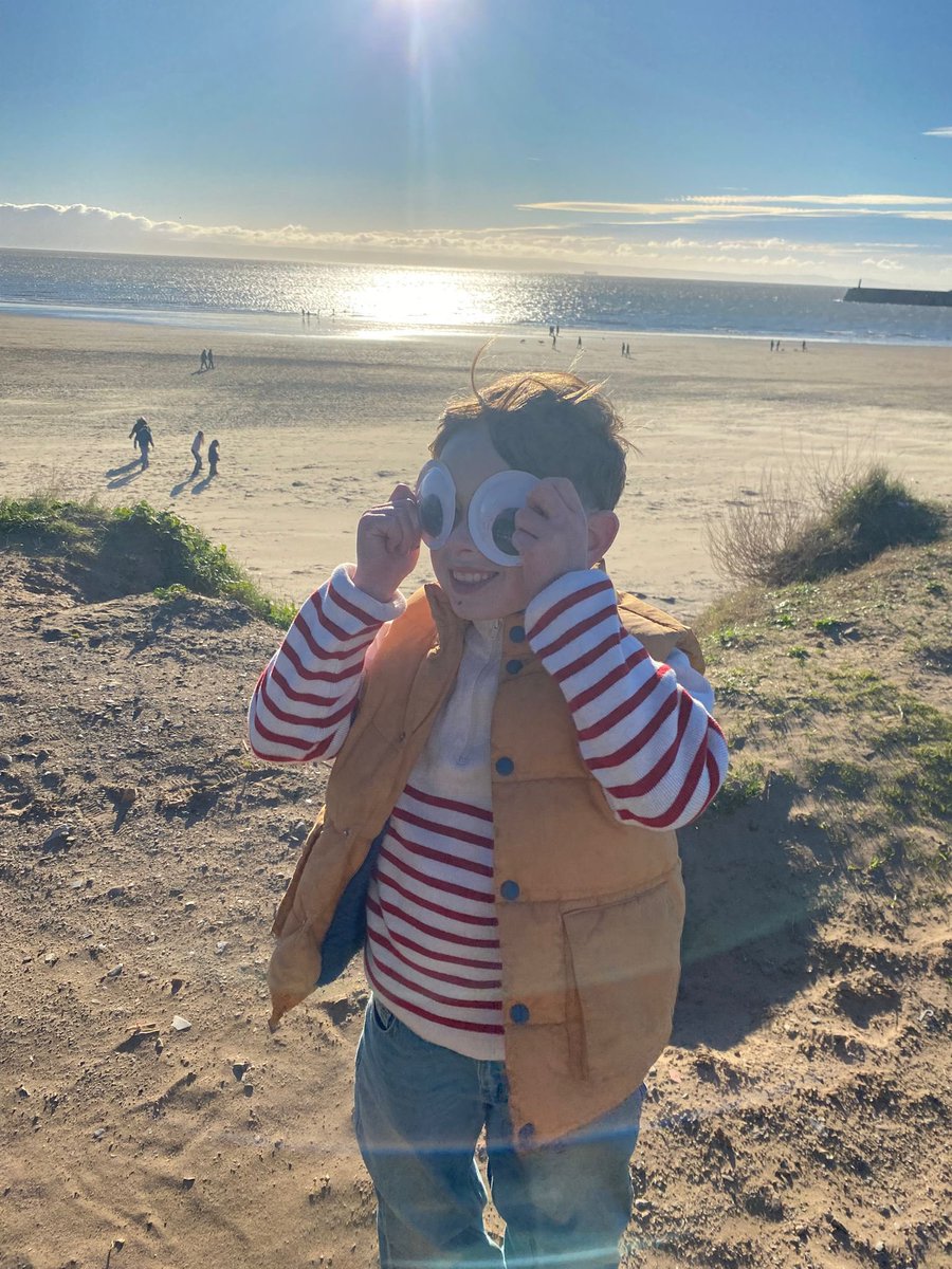 Albie only went and found Lizzy the lizards remains washed up in porthcawl today. The Googly eyes were still on the driftwood. Long live Lizzy! 🦎