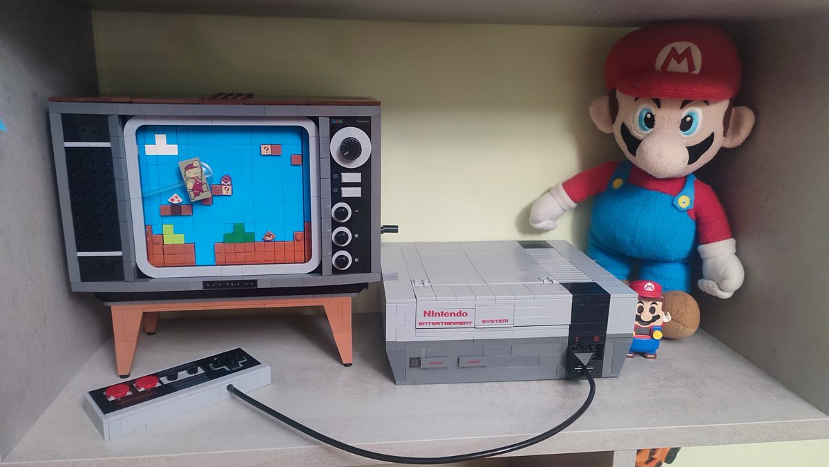 Regalos q emocionan, 1 día le ha durado.... #Lego #Nes #SuperMarioBros