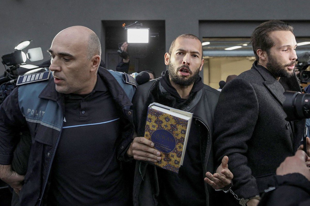 elojoquetodolv's tweet image. Siempre es el peor hombre que existe haciéndose el religioso para intentar blanquear todas las barbaridades y asquerosidades que ha hecho.