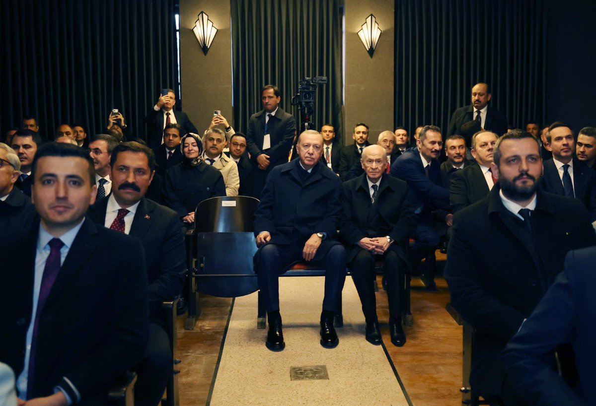 SYbilecik's tweet photo. Asrın felaketini, asrın inşası ve ihyasına dönüştüren
#AsrınLideriErdoğan 🇹🇷 https://t.co/UPApIoEqeJ