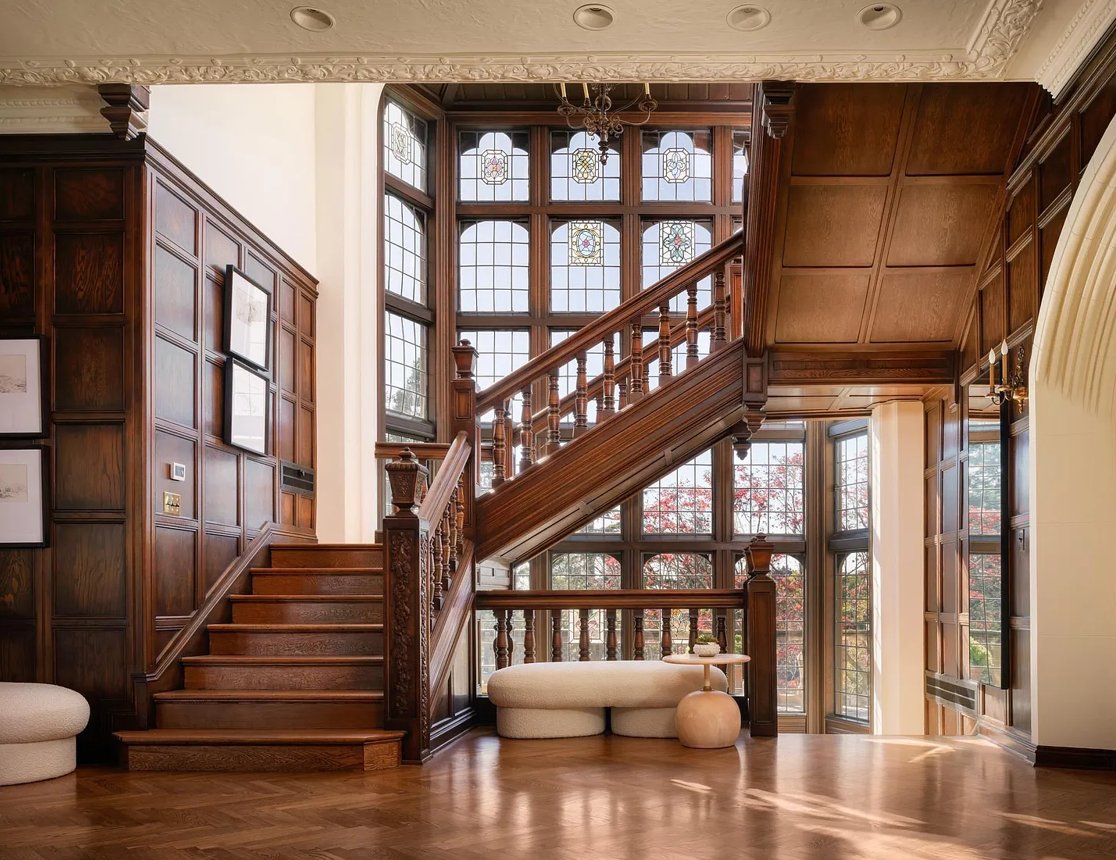 KenjiCapital's tweet image. One of the strangest city quirks in America 👇

Piedmont is entirely surrounded by another city—Oakland.

And inside it…

Homes like this.

💰 $10,000,000
📍 Piedmont, CA