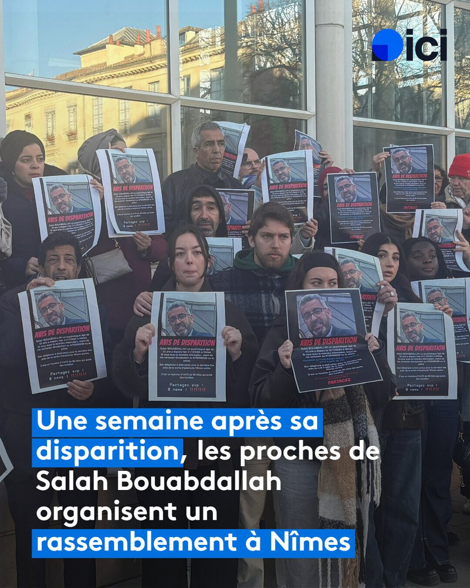 icigardlozere's tweet photo. Une quarantaine de personnes devant la Maison carrée de Nîmes ce samedi après-midi.
➡️ https://t.co/1xv3thDXcc https://t.co/sS5kGpl8HA