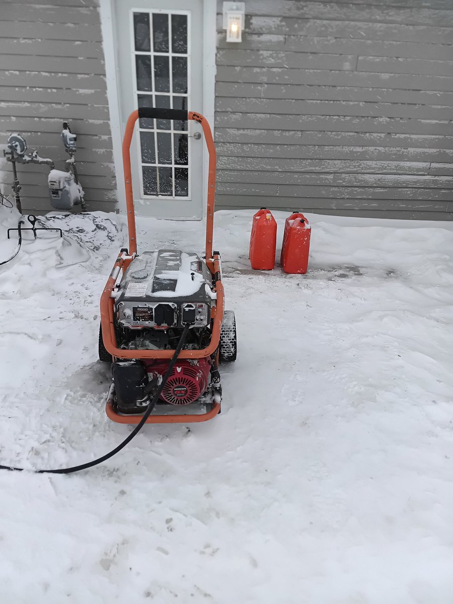 SolickSeeds's tweet photo. Always interesting.. power went down around 1, push button start switch broke on the genset at the main farm, so was almost 3 by the time I got everything running the way it should. My little genset was running on fumes by 9... Driveway was drifted shut, grid road is pretty heavy. We have 4 yards, so 3 natural gas gensets and one small one on gas at my place. 3 are required and running today.. be a real bastard without them. They haven't even found the cause for the power outage for our area yet..