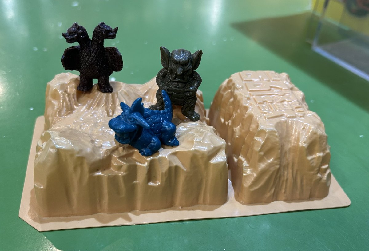 本日【魅黒の懸け橋】開催☆森永 岩石怪獣 パッケージ トレイもあるど