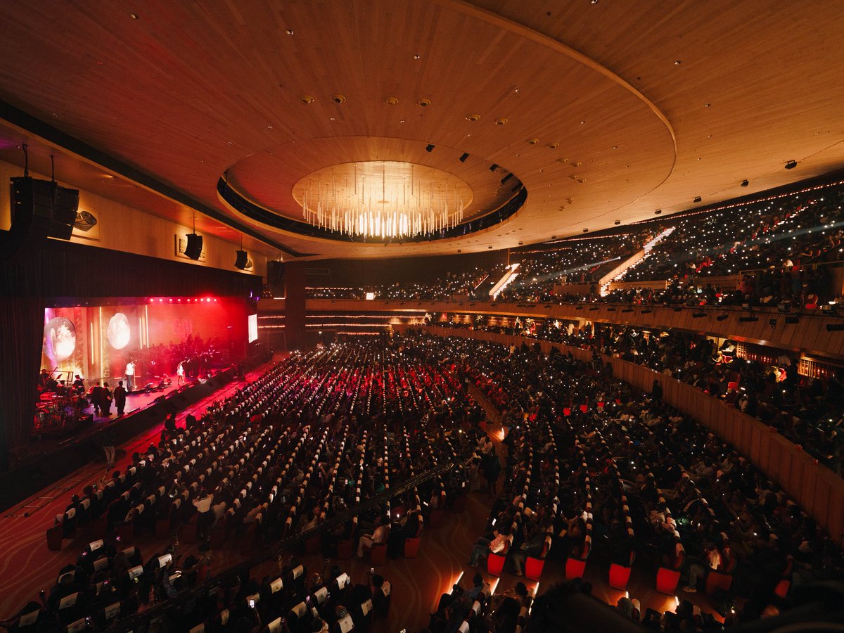 adekunleGOLD's tweet image. I once came to the National theatre as a little kid to watch dreams.
Yesterday, I lived mine.

Thank you Lagos. 
All my love
🦈
#Fuji