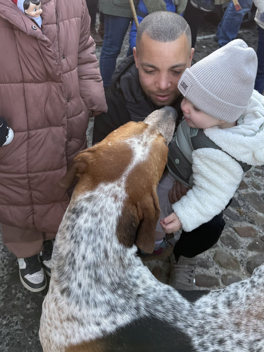 centre_right_'s tweet image. Yesterday’s scenes were beautiful, hunts parading, families cheering. But I do get why it upsets some: animal welfare matters! So why the silence on imported meat made in appalling conditions abroad?  Is the ire against hunting just political posturing?